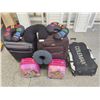 Image 1 : Assorted Luggage and Neck Travel Pillows