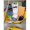 Image 2 : Mop with Rubbermaid Mop Bucket and Assorted Drying Cloths
