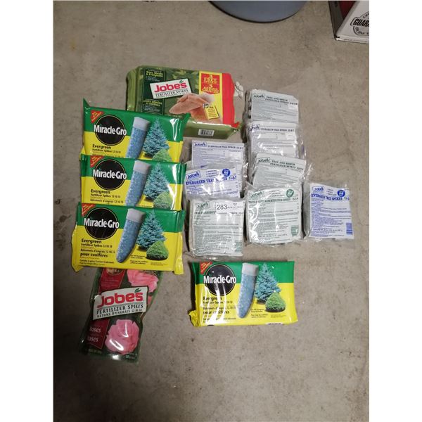 Ross Root Feeder with Assorted Fertilizer Spikes