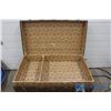 Image 5 : **Vintage Trunk w/Tray