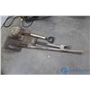 Image 1 : **(3) Shovels