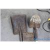 Image 4 : **(3) Shovels