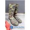 Image 8 : Scotts Hand Spreder and Rubber Boots(sz 12)