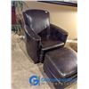 Image 3 : Beautiful Leather Chair & Ottomon - Show Room Condition - Hardly Used