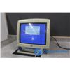 Image 1 : Apple iMac G3 - Blue, Powers on
