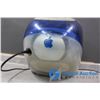 Image 8 : Apple iMac G3 - Blue, Powers on