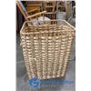 Image 8 : **3-Tier Brass Plant Stand and Wicker Basket