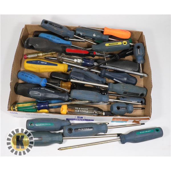 FLAT OF ASSORTED SCREW DRIVERS