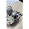 Image 8 : 2 ADJUSTABLE TRAILER HITCHES