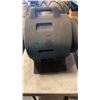 Image 8 : BLOWER AND 2 SANDBLASTING HELMETS