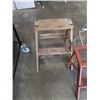 Image 2 : RIDGID PORTABLE WORK SUPPORT AND 3 STEP STOOLS