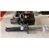 Image 1 : HYDRAULIC PUMP AND HYDRAULIC RAM