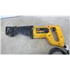 Image 2 : DEWALT VARIABLE SPEED RECIPROCATING SAW 1 1/8 INCH STROKE - TESTED WORKING