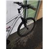 Image 4 : SILVER NO BRAND BIKE