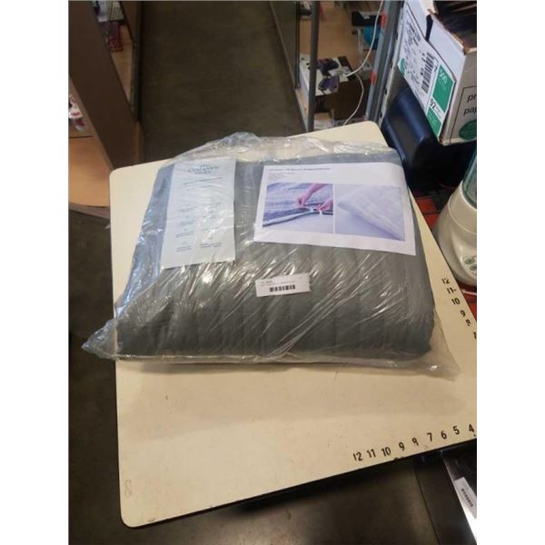 NEW LACROSSE ALL SEASON 20LBS WEIGHTED BLANKET SILVER RETAIL $269