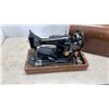 Image 2 : VINTAGE SINGER JC173748 SEWING MACHINE WITH FOOT PEDAL IN WOOD CASE
