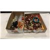 Image 1 : 2 TRAYS OF NECKLACES AND COLLECTIBLES