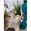 Image 3 : HOME DECOR - METAL STARS, ROCK RING AND BIRD AND PARROT