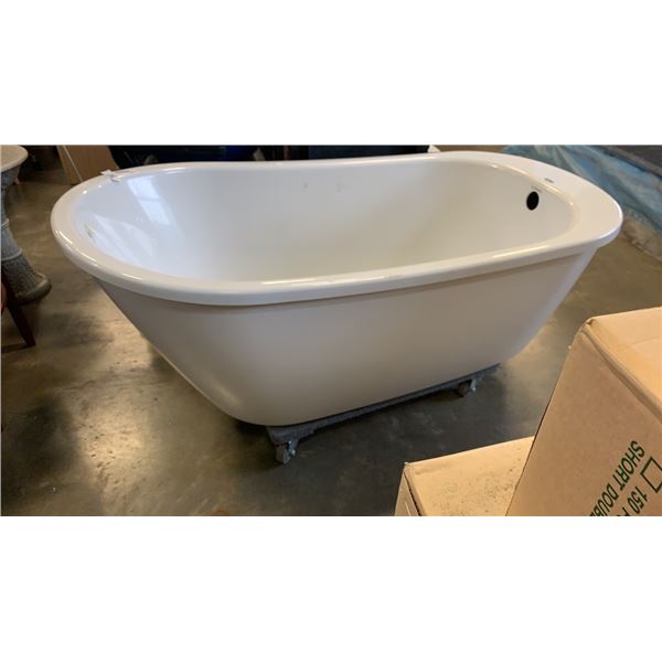 MAXX 60" X 31" FREE STANDING TUB 17" INSIDE DEPTH RONA FLOOR MODEL NEVER INSTALLED