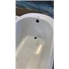 Image 3 : MAXX 60" X 31" FREE STANDING TUB 17" INSIDE DEPTH RONA FLOOR MODEL NEVER INSTALLED