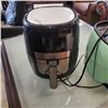 Image 2 : 2 AIR FRYERS GOURMIA DIGITAL AND DASH MECHANICAL BOTH WORKING