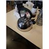 Image 2 : HEALTHY GOURMET KITCHEN CUTTER WITH ATTACHMENTS, MAGIC BULLET, SLAP CHOP AND TEAPOT