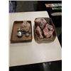 Image 1 : 2 TRAYS OF SHELLS AND SEMI PRECIOUS STONES