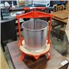 Image 1 : WINE/CIDER/FRUIT PRESS NEVER USED