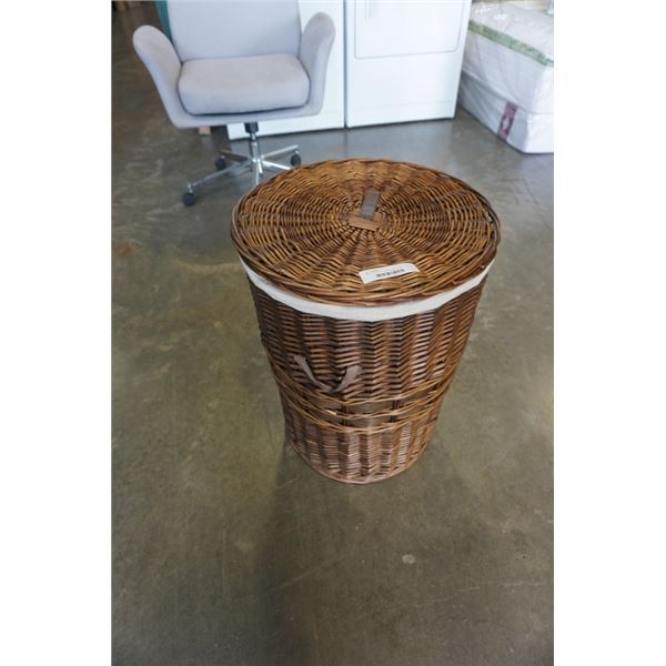 WICKER 24" TALL HAMPER WITH LID