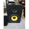 Image 2 : THONET AND VANDER KURBIS BT 340 WATT BOOKSHELF SPEAKER SET - TESTED WORKING, ONE SPEAKER BROKEN GRIL