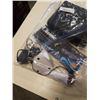 Image 2 : ELECTRIC TRIMMER SET WITH STYLING IRON AND MORE