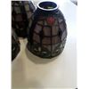 Image 3 : 5 LEADED GLASS LAMP SHADES