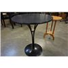 Image 2 : BLACK PEDESTAL TABLE AND WOOD ENDTABLE