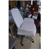 Image 2 : MODERN FABRIC ROLLING CHAIR