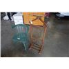 Image 1 : GREEN CHAIR AND BUTLERS RACK