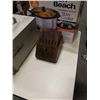 Image 3 : HAMILTON BEACH SLOW COOKER, VERSAVAC 2 AIR PURIFIER AND WOOD KNIFE BLOCK