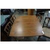 Image 2 : MID CENTURY DINING TBALE WITH 2 LEAFS AND 4 CHAIRS