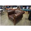 Image 2 : OVERSIZED TUFTED BACK ARMCHAIR