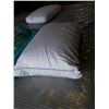 Image 2 : HYDROGEL COOLING PILLOW QUEENSIZE
