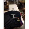 Image 3 : LOT OF HATS AND TSHIRTS