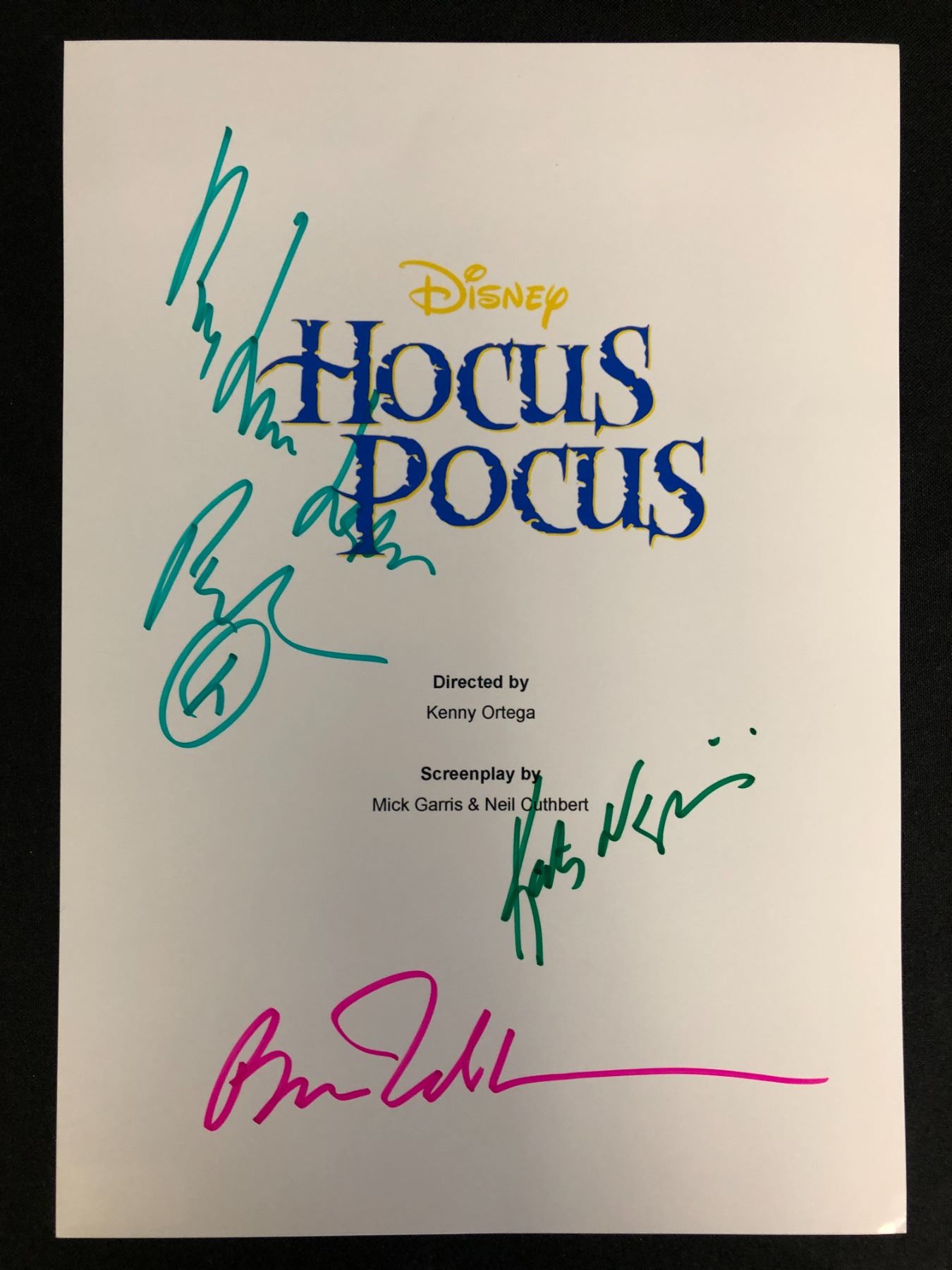 HOCUS POCUS CAST SIGNED SCRIPT COVER (RA COA)