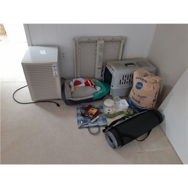 Kenmore De-humidifier and Pet Carrier Cat B
