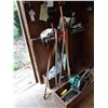 Image 1 : Garden & Work Tools Cat C