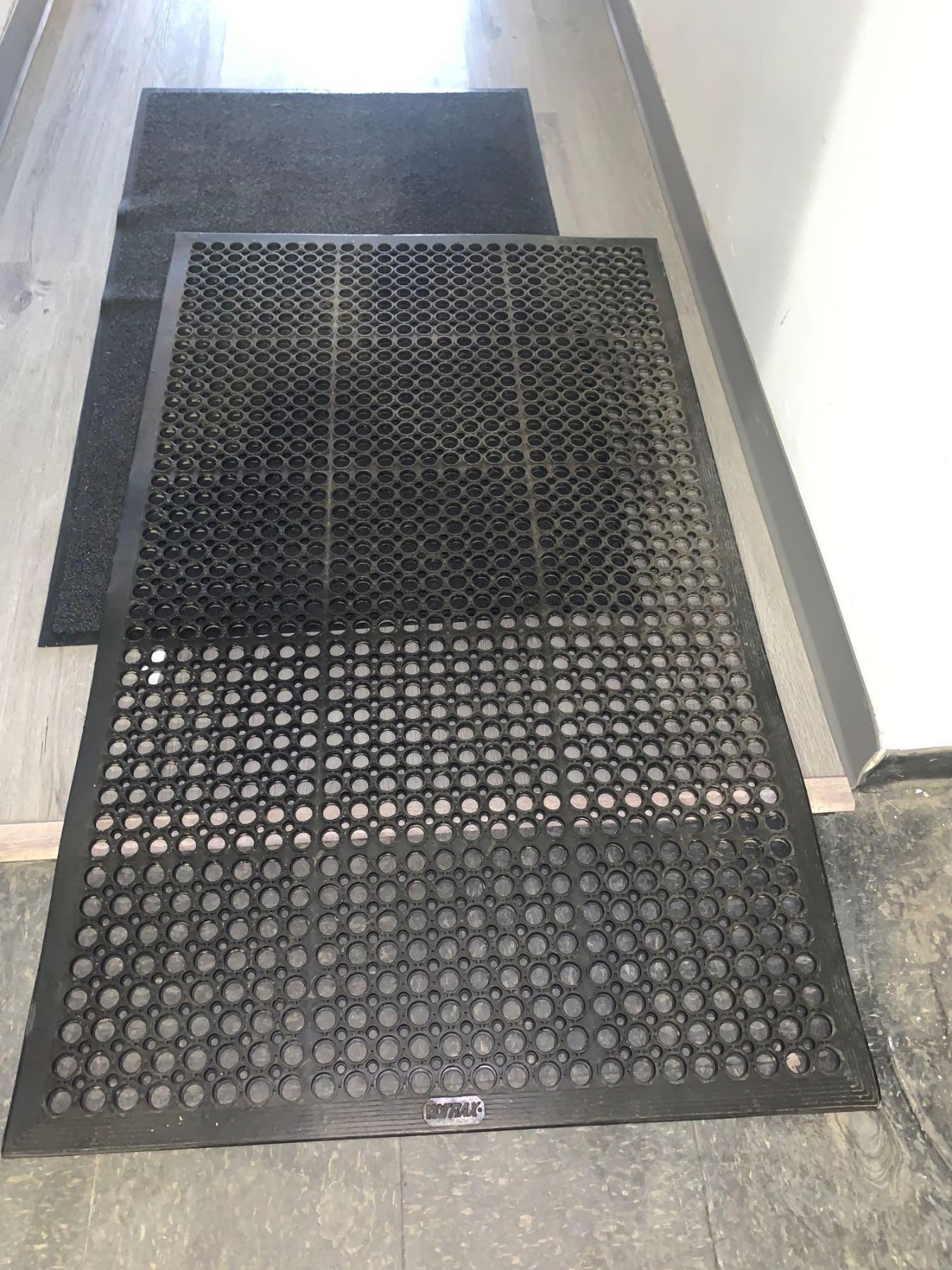 Rubber Utility Mat open design to prevent water slips