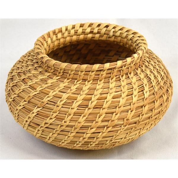 Vintage Tohono O'odham Bear Grass Basket