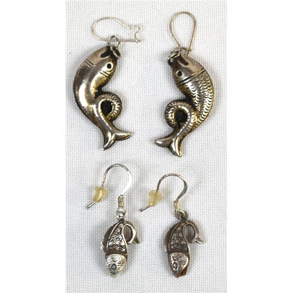 2 Pairs of Fish Motif Earrings