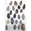 Image 1 : 23 Prehistoric Native American Stone Arrowheads