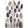 Image 9 : 23 Prehistoric Native American Stone Arrowheads