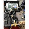 Image 3 : Laveuse pression 3000 lbs de pression / 4 GPM, fonctionne sur 600 volts