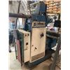 Image 3 : Kearney & Trecker Milwaukee 310 S-15 Vertical/Horizontal Milling Machine with Feeds